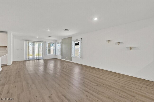 Foto del edificio - 9736 Newcastle Spgs Ave