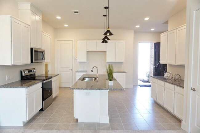 Building Photo - 8278 Primrose Way