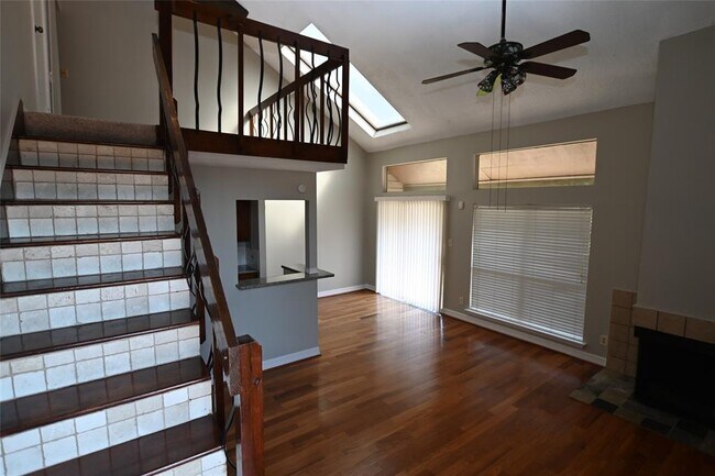 Building Photo - 8455 Sands Point Dr