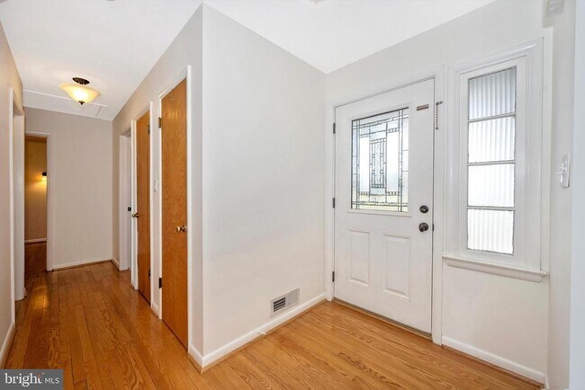 Foto del edificio - 6139 Jefferson Blvd