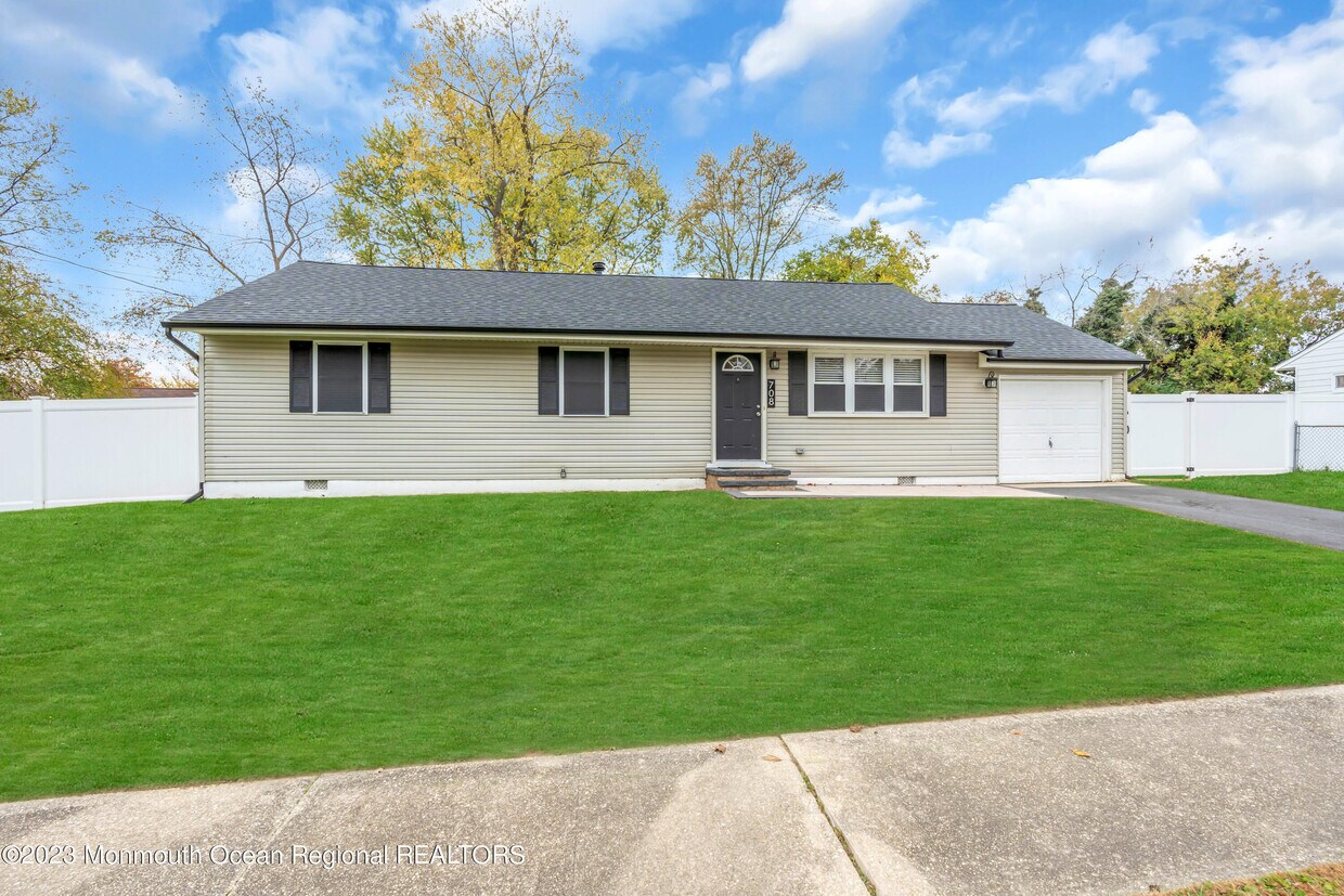 Primary Photo - 708 Coral Way