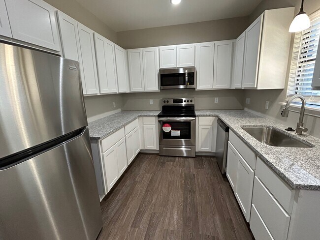 Foto del edificio - 3427-3457 Brooke Pl