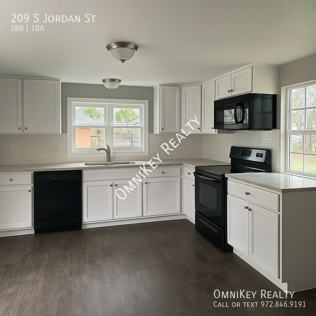 Building Photo - 209 S Jordan St