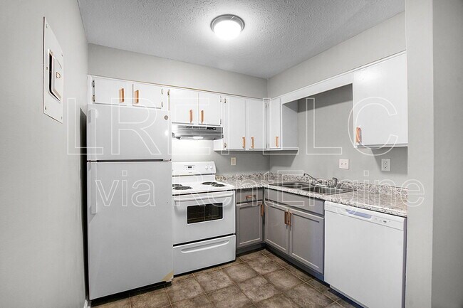 Foto del edificio - 4500 Landside Dr