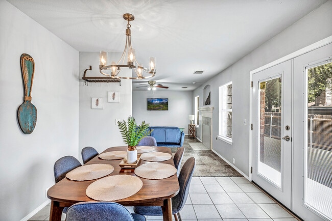 Building Photo - 810 Smoothing Iron Dr