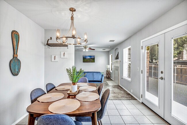 Foto del edificio - 810 Smoothing Iron Dr