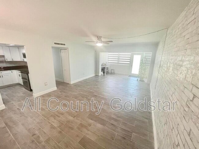 Foto del edificio - 21287 Gertrude Ave