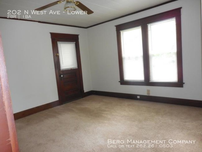 Building Photo - 2 bedroom in Waukesha WI 53186