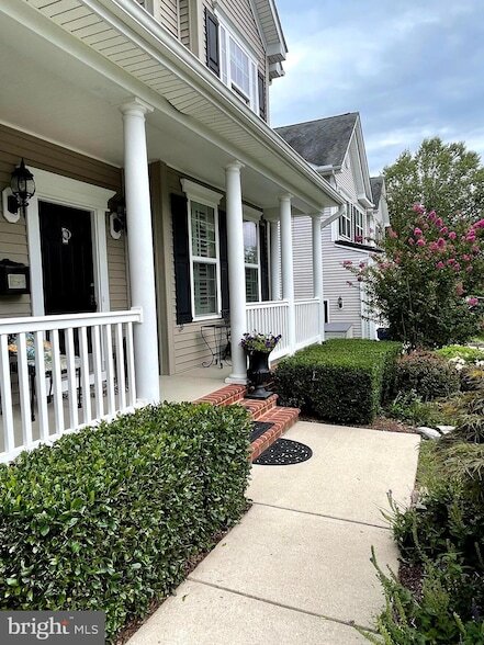 Building Photo - 23570 Belmar Dr