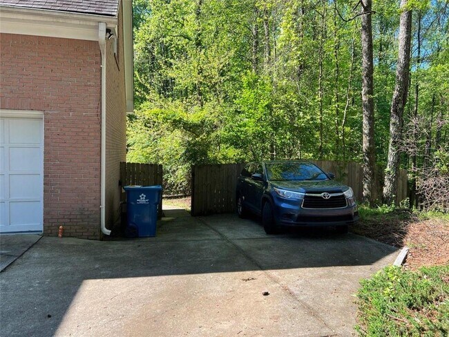Building Photo - 5495 Royce Dr