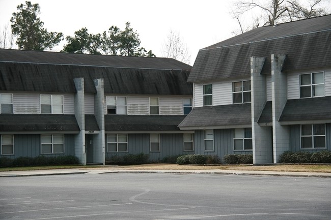 Building Photo - Hampton Place Apartments