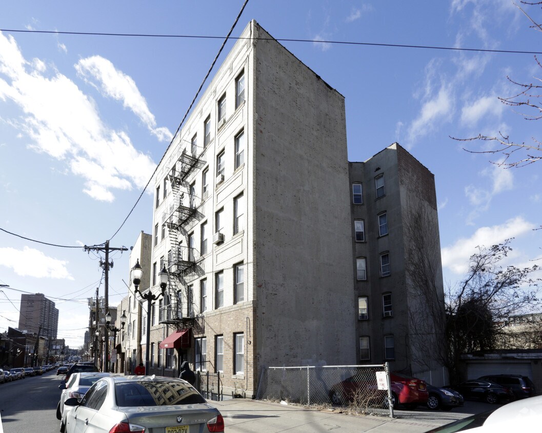 Primary Photo - 6119 Park Ave