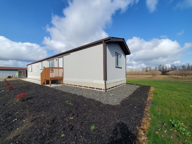 Foto del edificio - Cozy 2 Bed 2 bath in farm setting