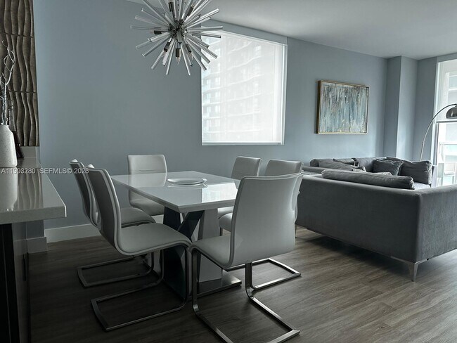 Building Photo - 500 Brickell Ave