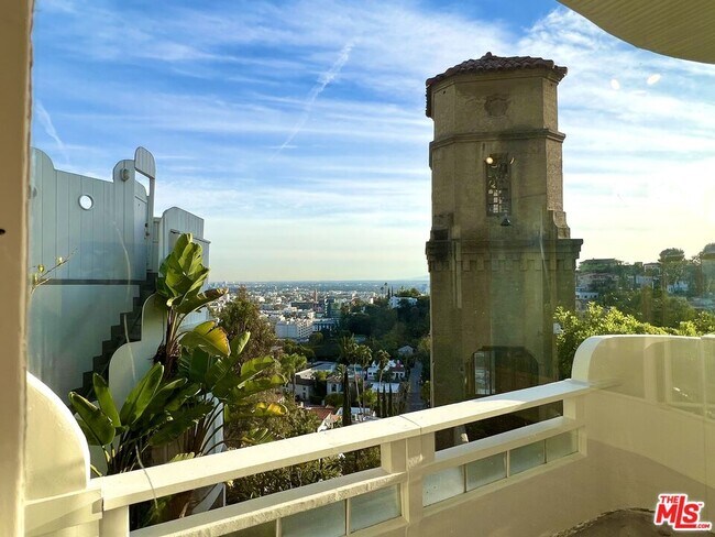 Foto del edificio - 2185 Broadview Terrace