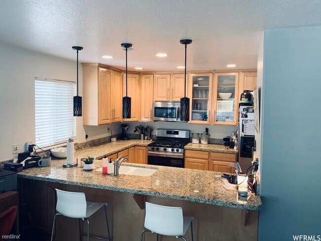 Foto del edificio - 4 br, 2.5 bath House - 916 N 1760 W