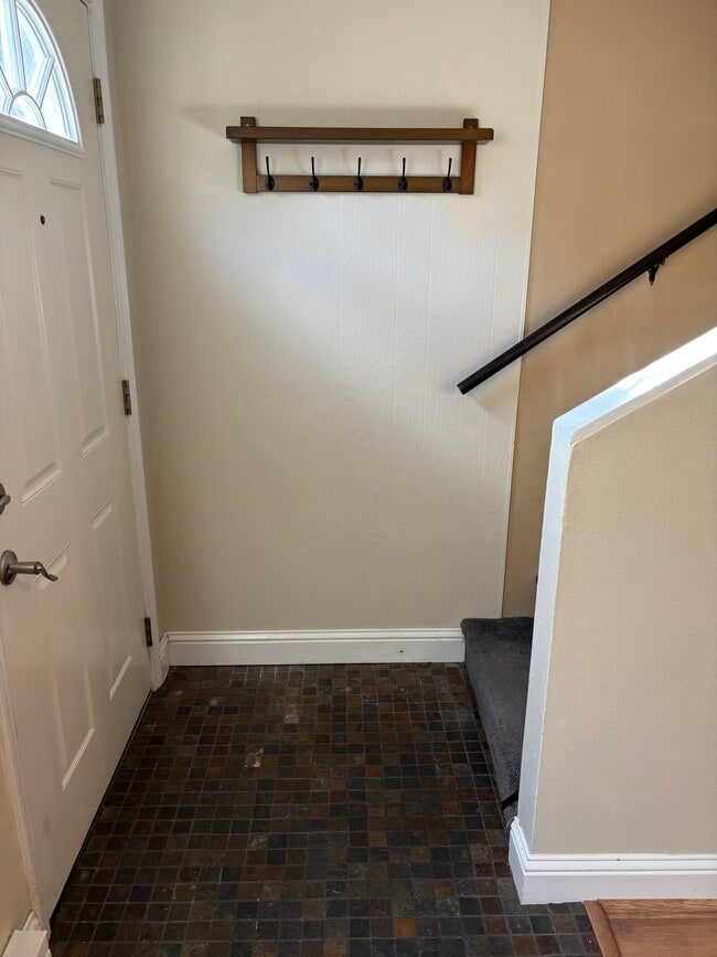 Building Photo - 2707 SE 50th Ave