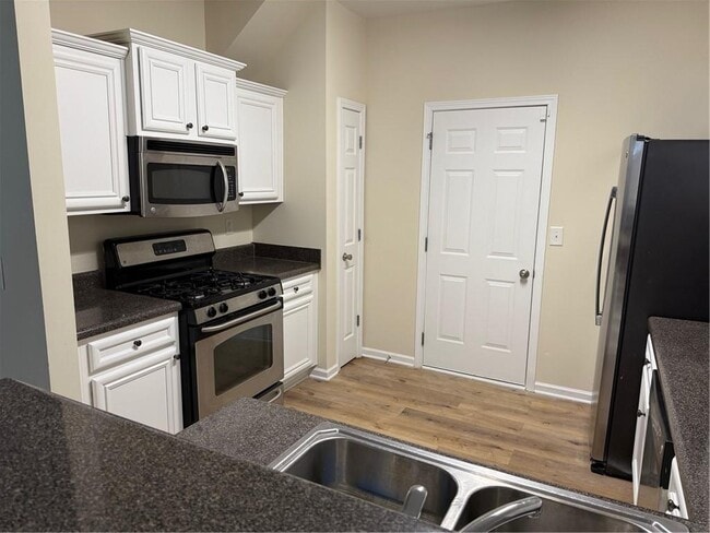 Building Photo - 1277 Houndslake Dr