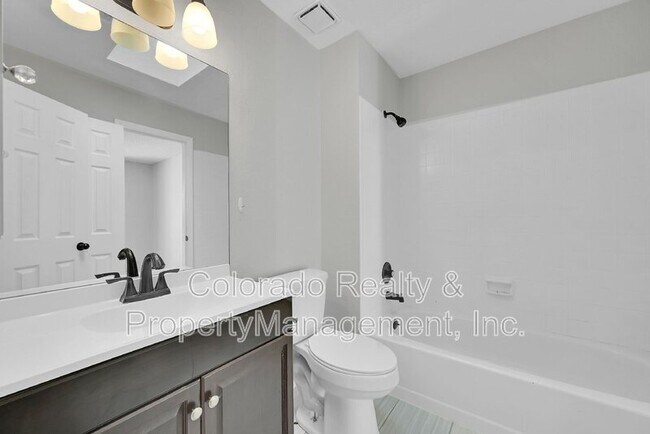 Foto del edificio - 6821 Bobtail Dr