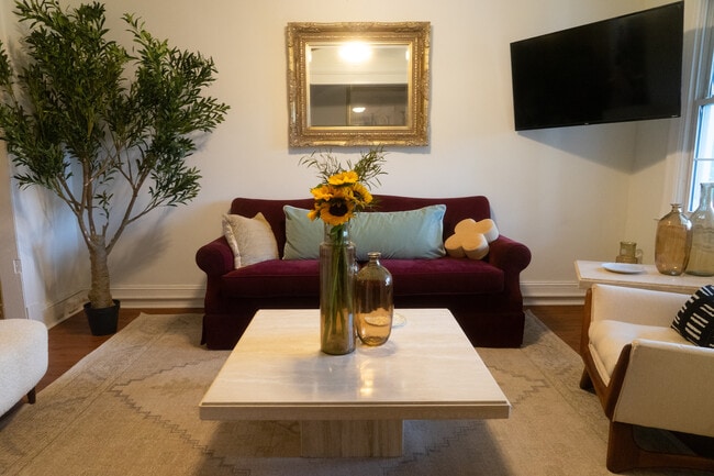 Foto del edificio - 720 Fairmont St NW