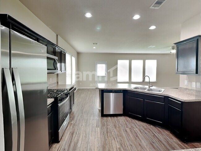 Building Photo - 7335 Winter Song Dr