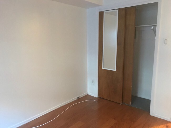 Foto del edificio - 56-25 226th St
