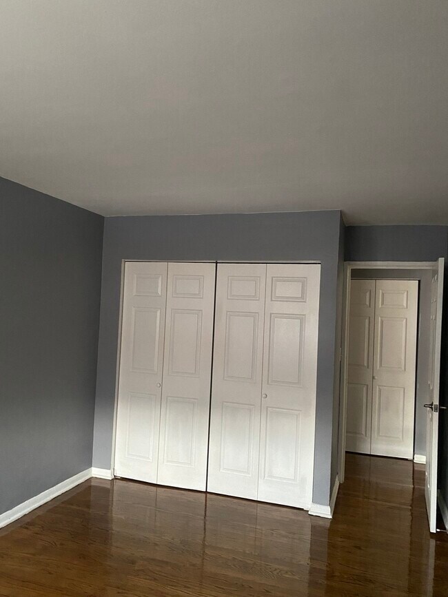 Foto del edificio - 2411 W Balmoral Ave