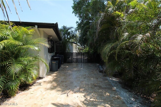 Building Photo - 3799 Quails Walk