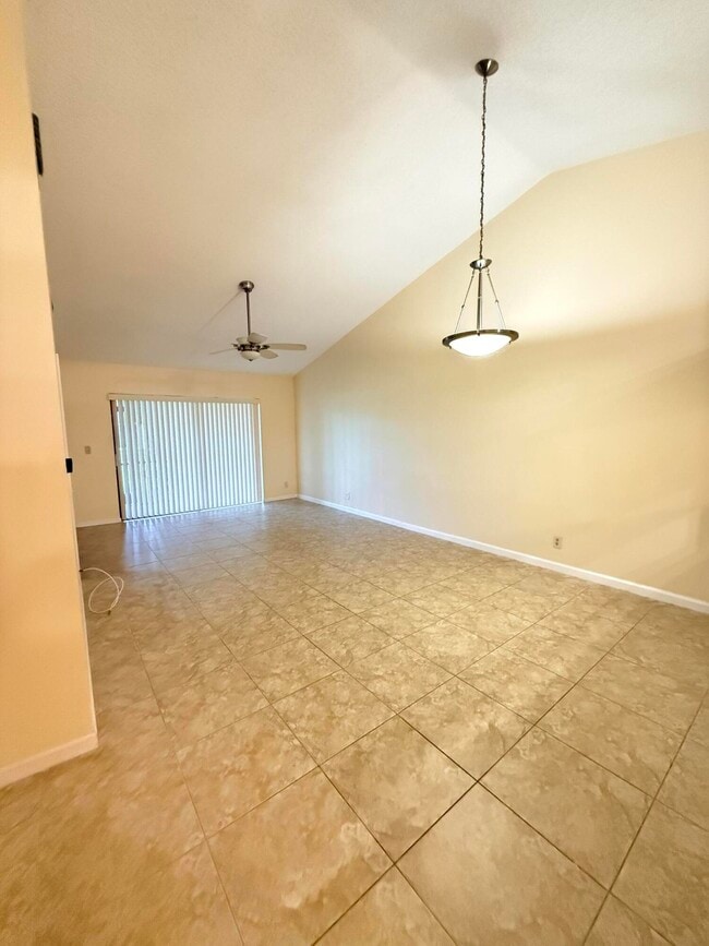Building Photo - 3080 Inglewood Terrace