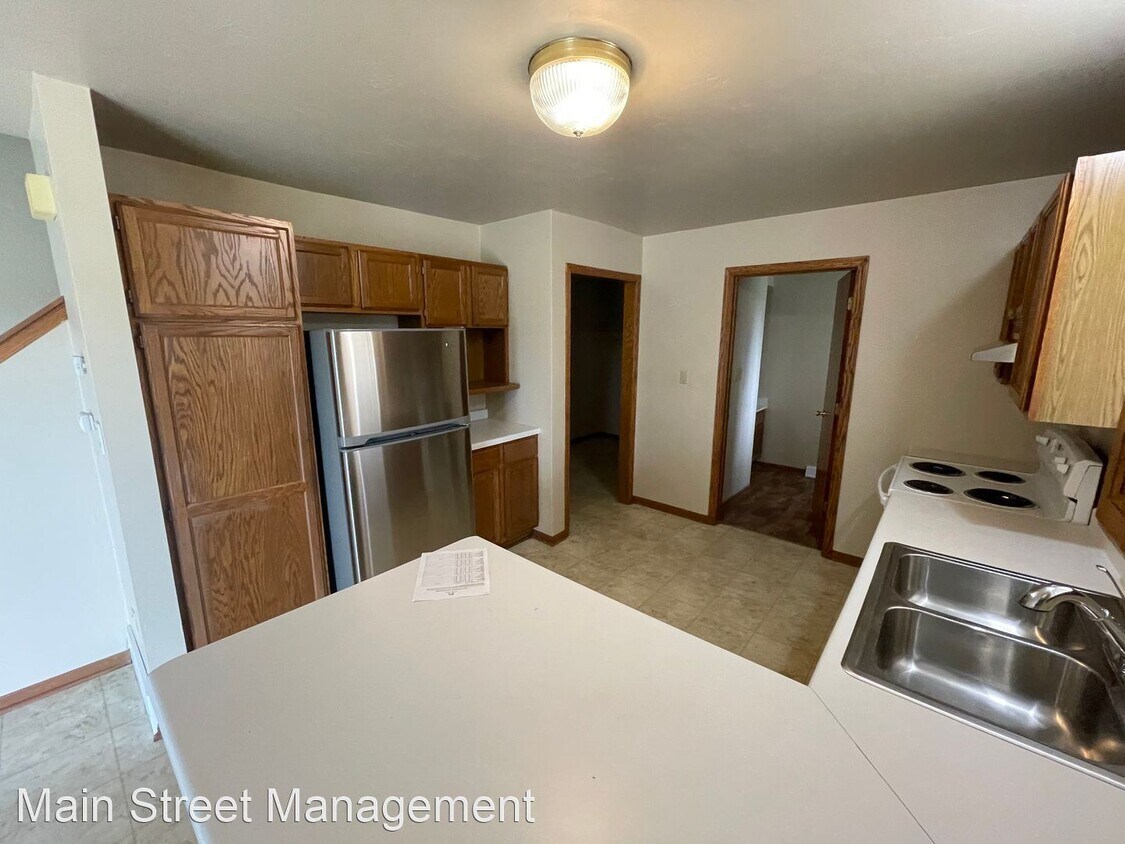 Primary Photo - 3 br, 2 bath House - 333 Desplaine Road