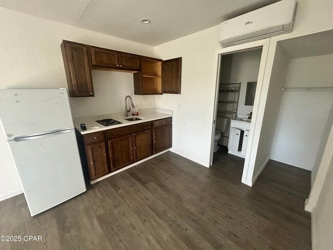 Building Photo - 143 Claire Ave