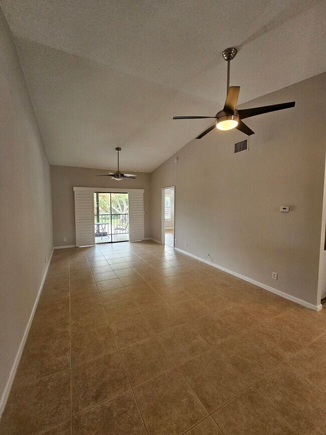 Foto del edificio - 3375 Jaywood Terrace