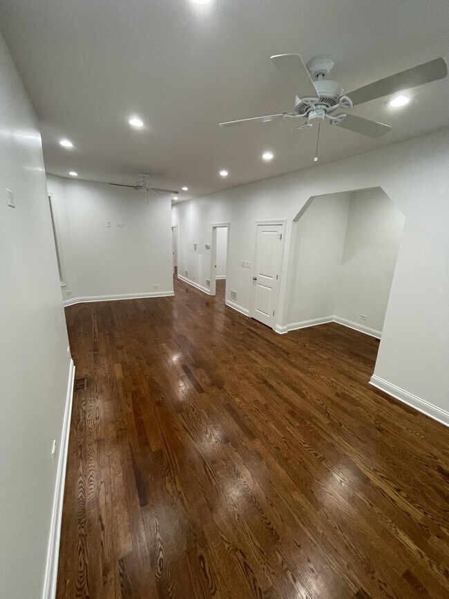 Foto del edificio - 3321 W Pierce Ave