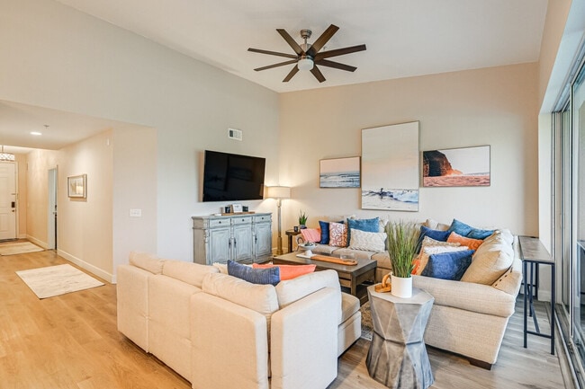 Foto del edificio - 6824 Sterling Greens Dr