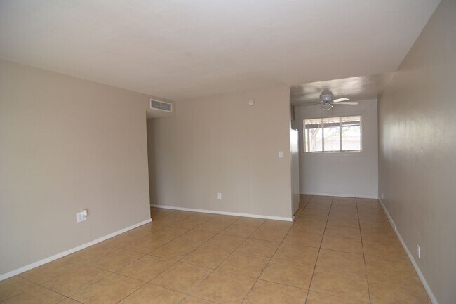 Foto del edificio - Charming 3 Bedroom 1 Bath House! Great East/Central Tucson Location