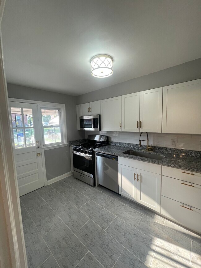 Building Photo - 5520 Sagra Rd