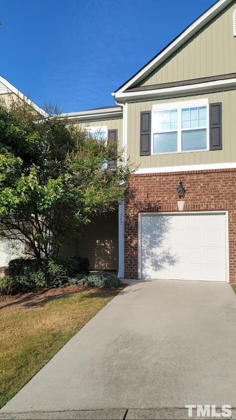 Foto principal - 742 Silver Stream Ln