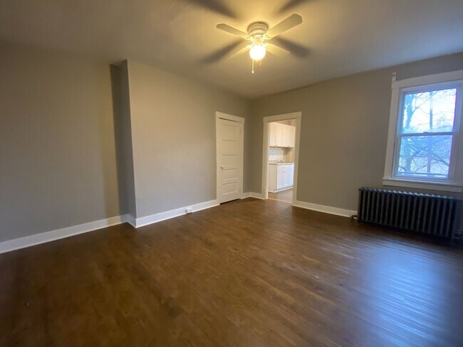 Foto del edificio - NEWLY RENOVATED 3 BEDROOM IN THE HEART OF ...