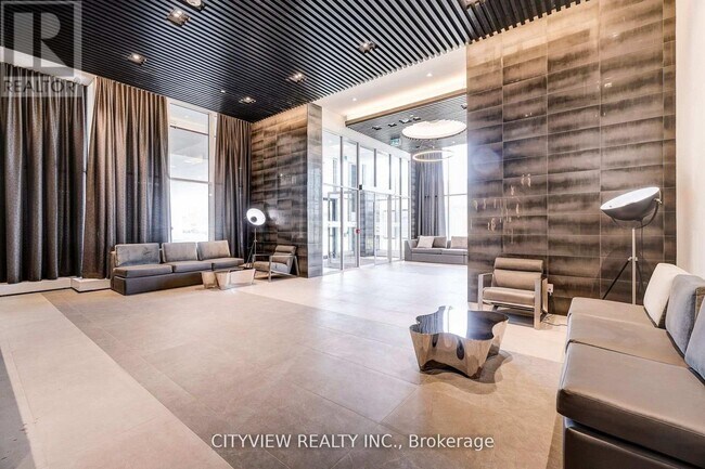 Photo du bâtiment - 2489 Taunton Rd