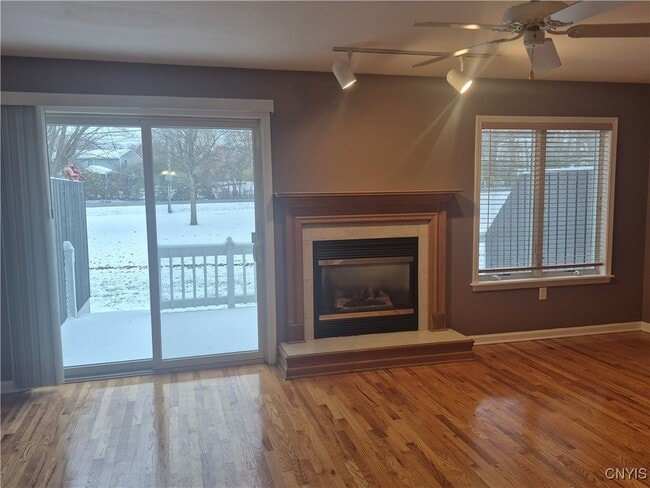 Building Photo - 100 Midlake Cir