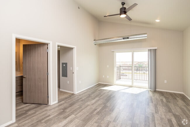2BR, 2BA - 870SF - Living Room - Prairie Towers