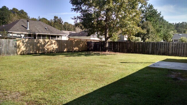 Building Photo - 208 Cassidy Way