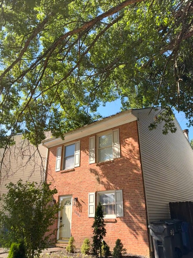 1408 Deer Lake Cir
