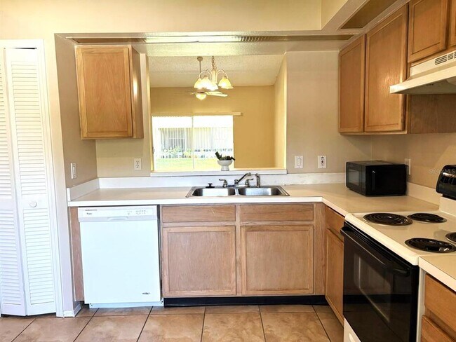 Building Photo - 1244 Barefoot Bay Dr