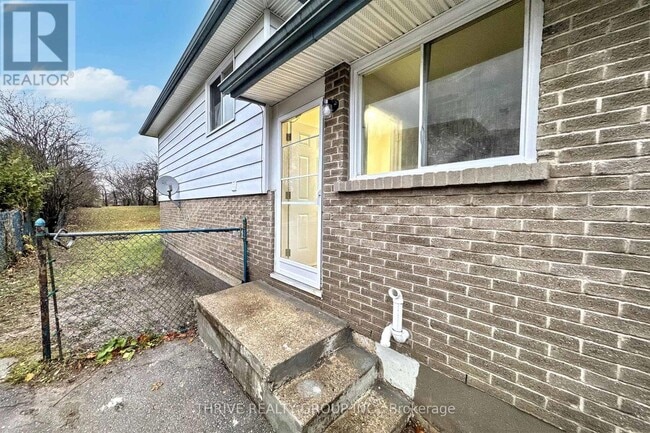 Building Photo - 645 Chiddington Ave