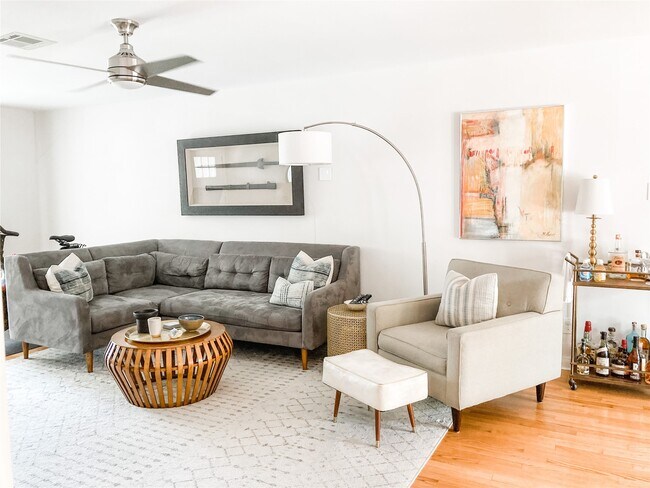 Foto del edificio - 5546 Pagewood Ln