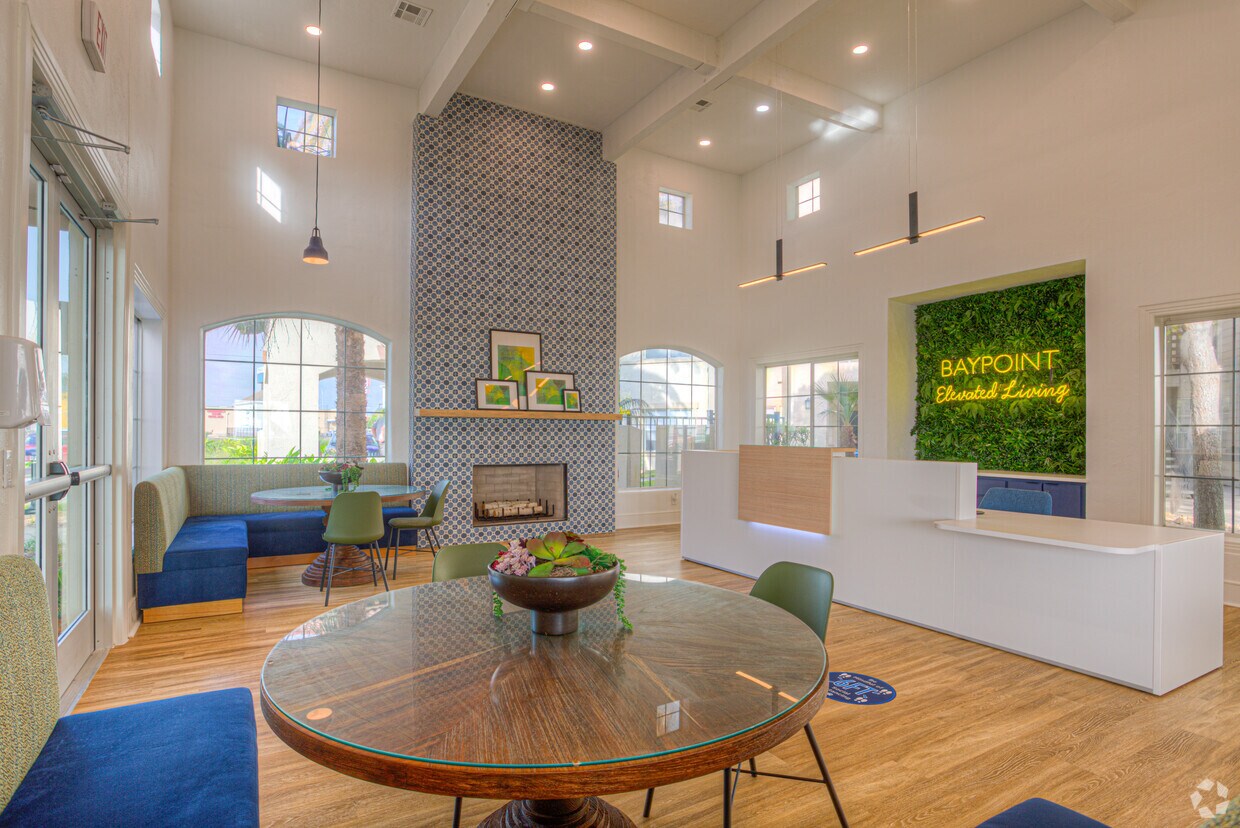 Foto principal - Baypoint Apartments