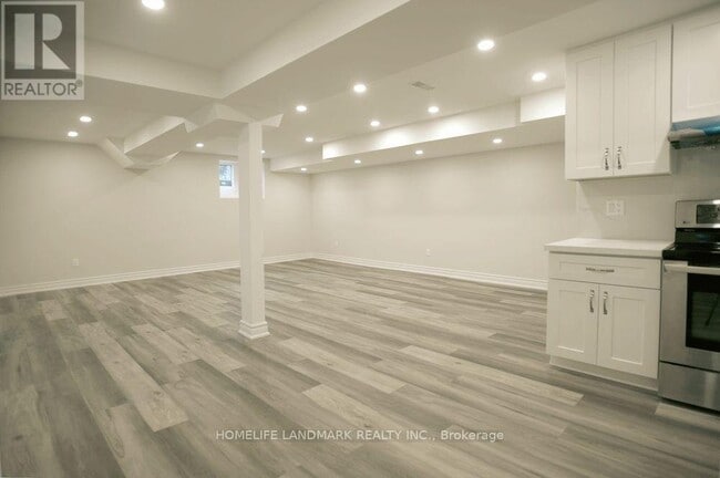 Building Photo - 5 Southvale Dr