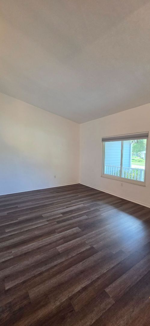 Foto del edificio - Welcome to this beautiful 4-bedroom, 2-bathroom in Eagle Point
