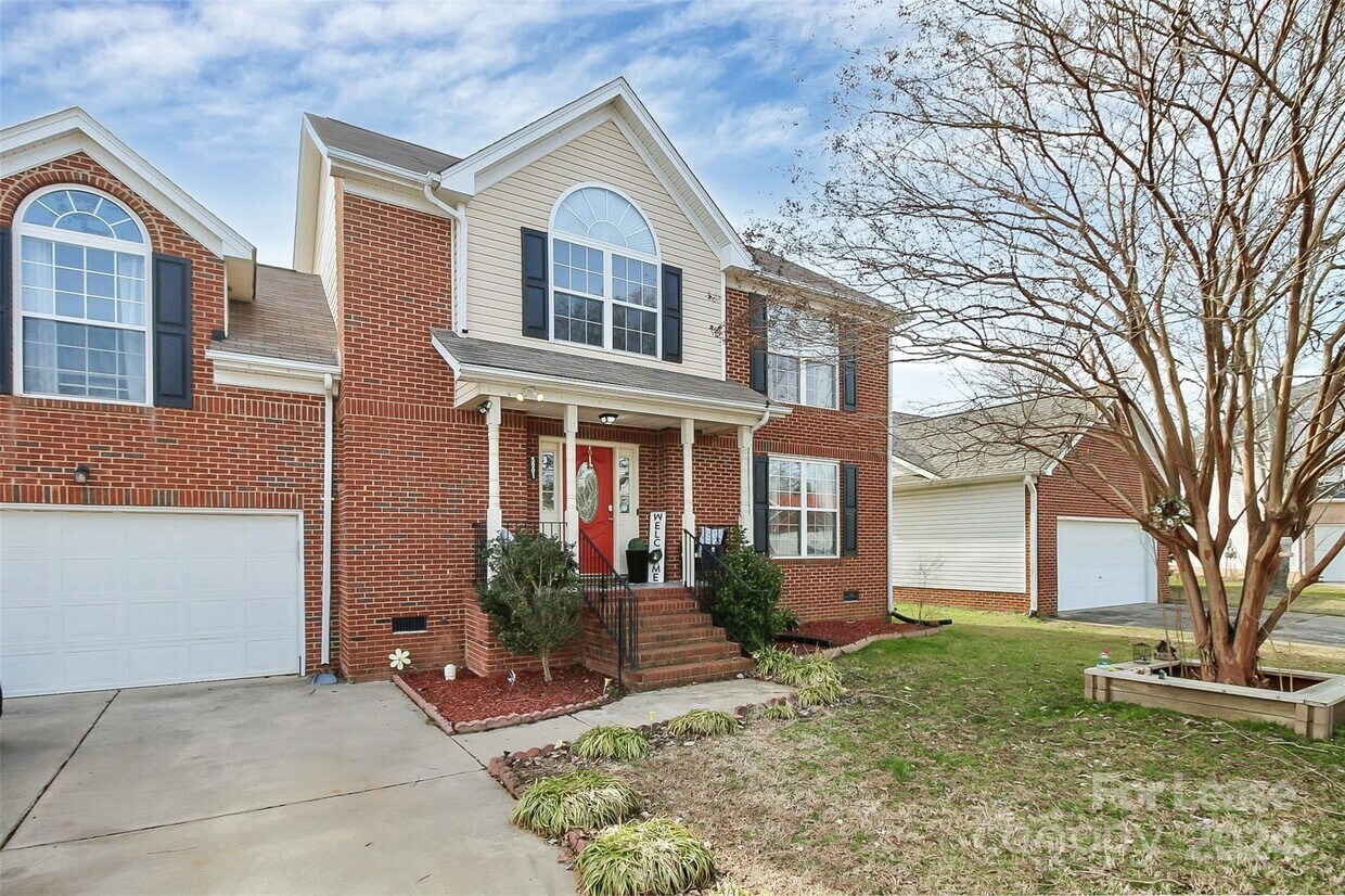Foto principal - 5901 Barefoot Ln